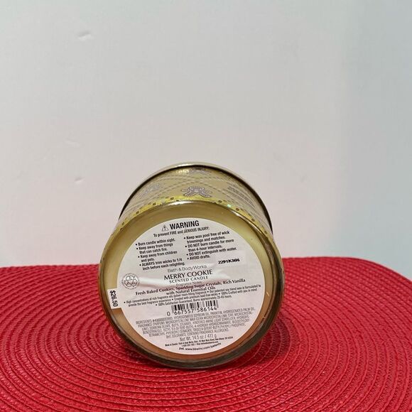 BBW Merry Cookie 3 Wick Candle NWT - Picture 3 of 4